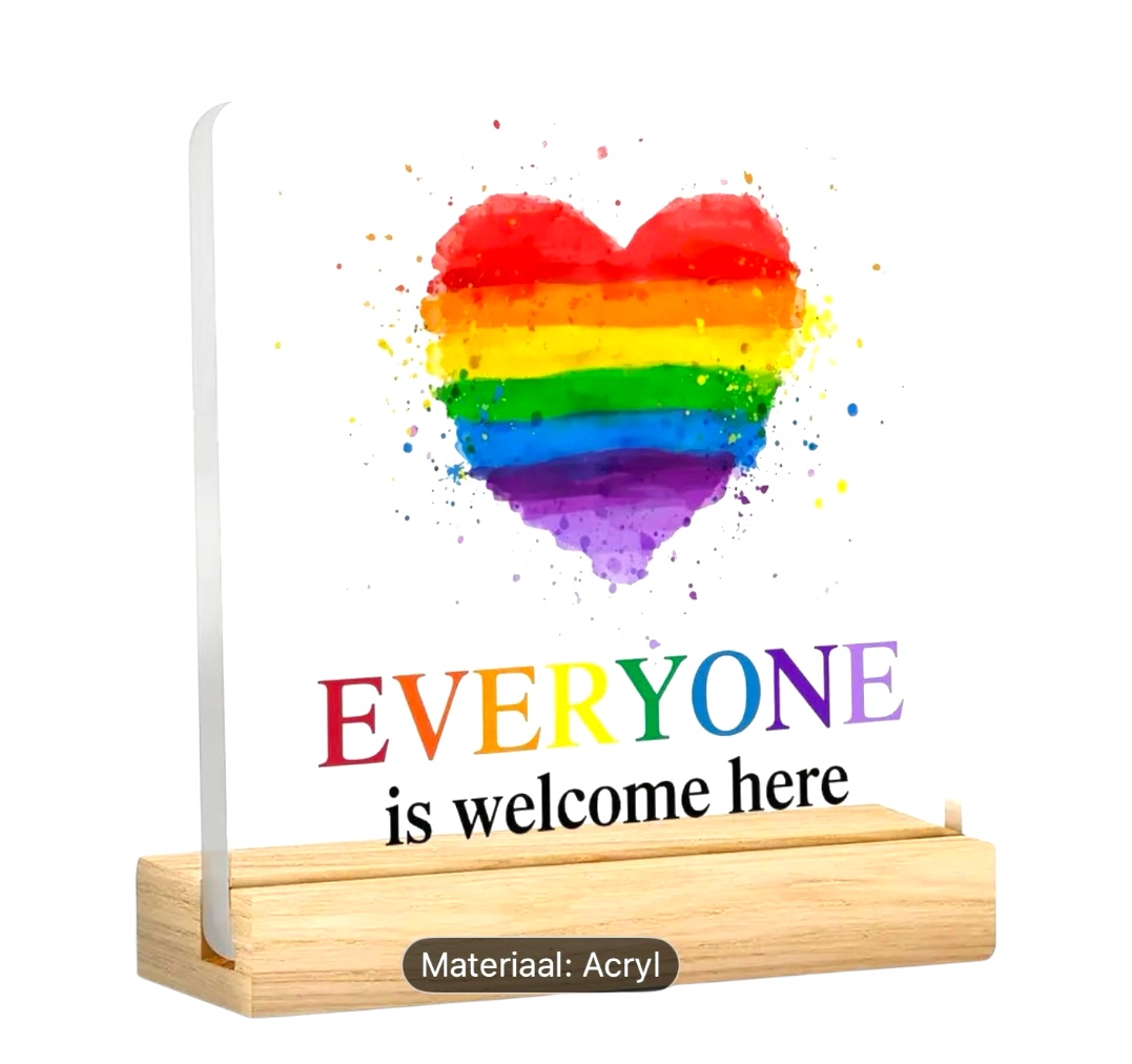 Placa 'Everyone is welcome here'